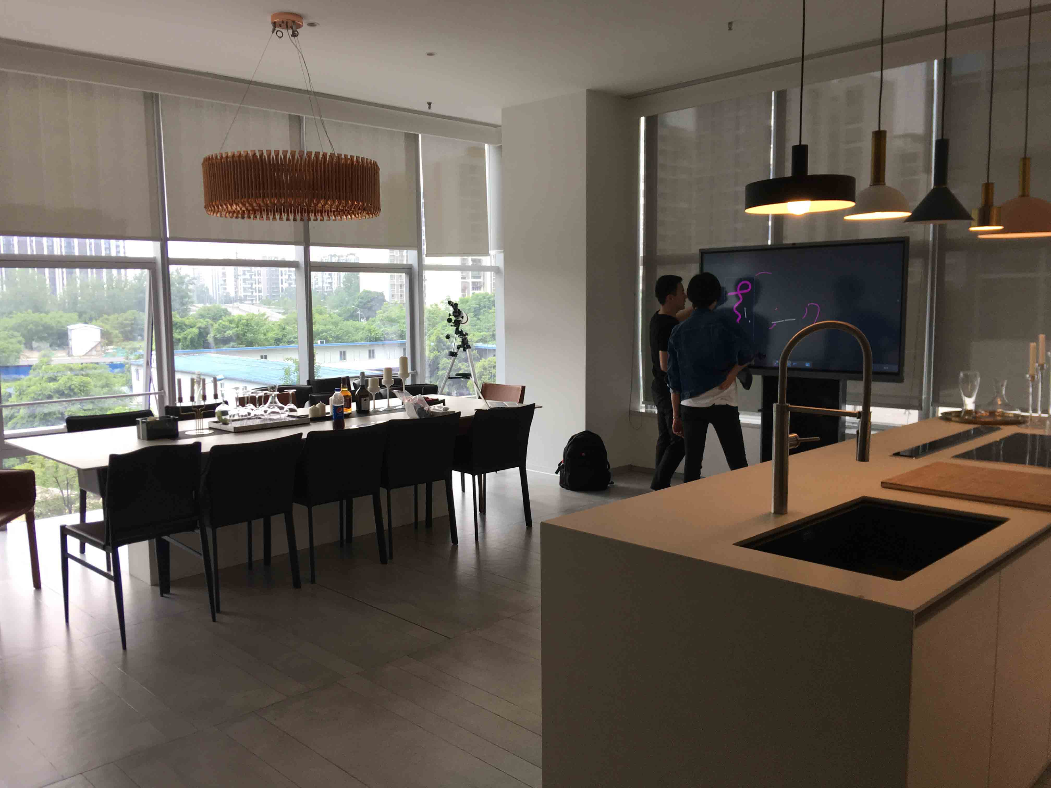 智能香蕉视频污黄下载代替白板，成为会议讨论工具