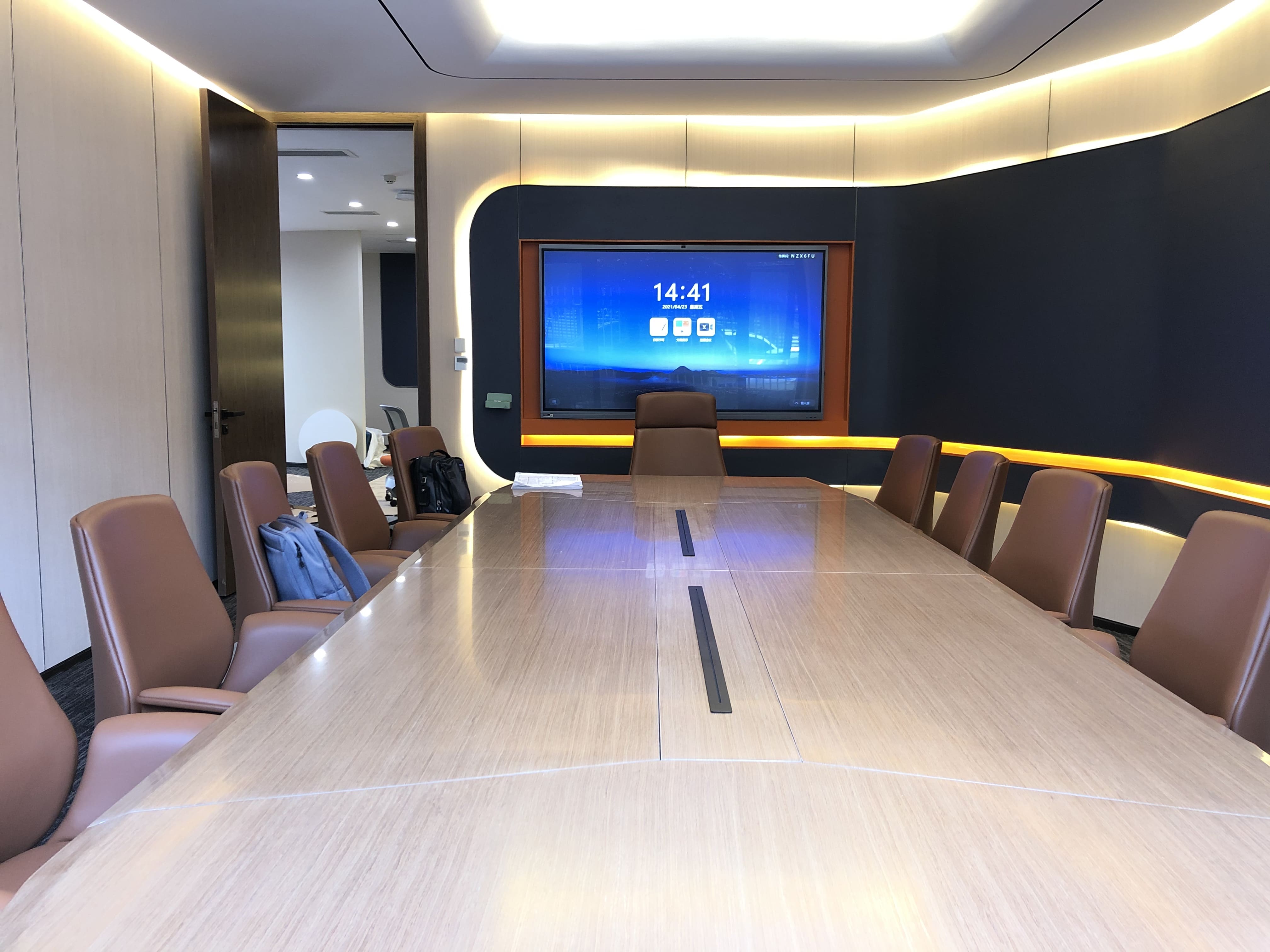 新会议室装修，会议室升级选什么会议设备？