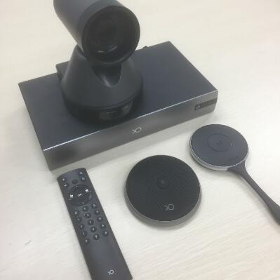 小鱼易连ME40摄像头、主机、遥控器、麦克风，小鱼易连NP30无线传屏器