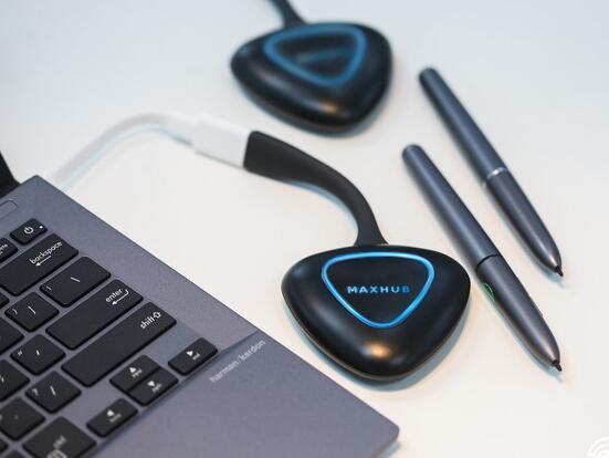 MAXHUB香蕉视频污黄下载如何使用无线传屏？