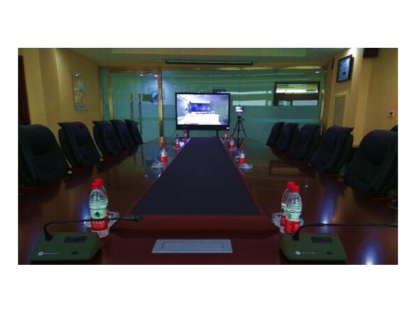 跨国沟通无障碍 小鱼易连云香蕉视频免费看污助中通客车走向世界